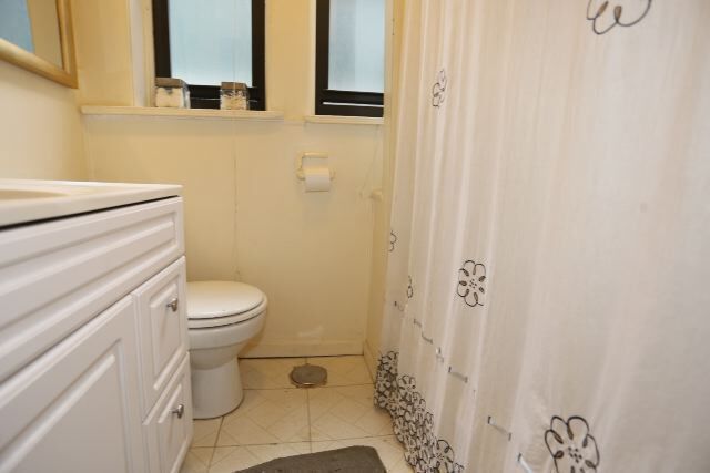 Building Photo - 2031 W Moffat St