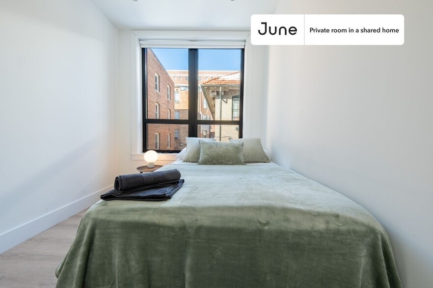 Building Photo - Room in Shared 4 bed/2 bath home in Dupont Circle
