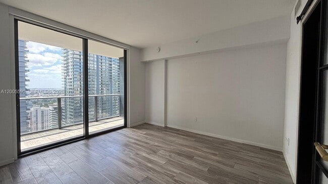 Building Photo - 801 S Miami Ave