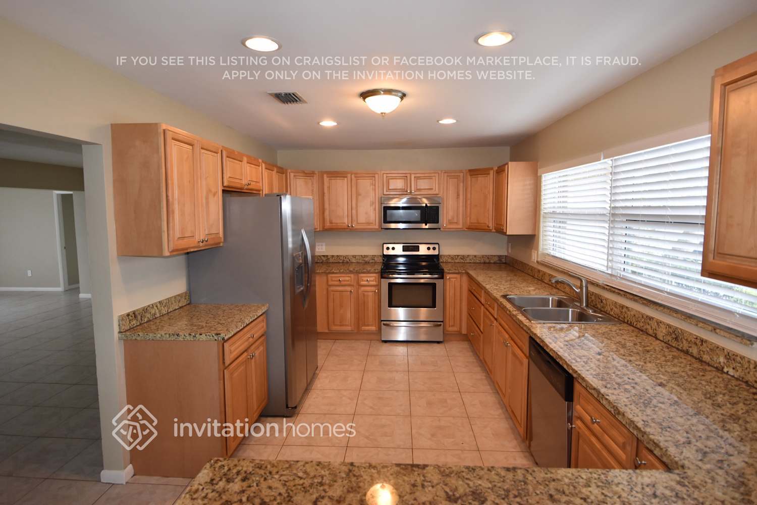 Building Photo - 250 SW 12th Ave