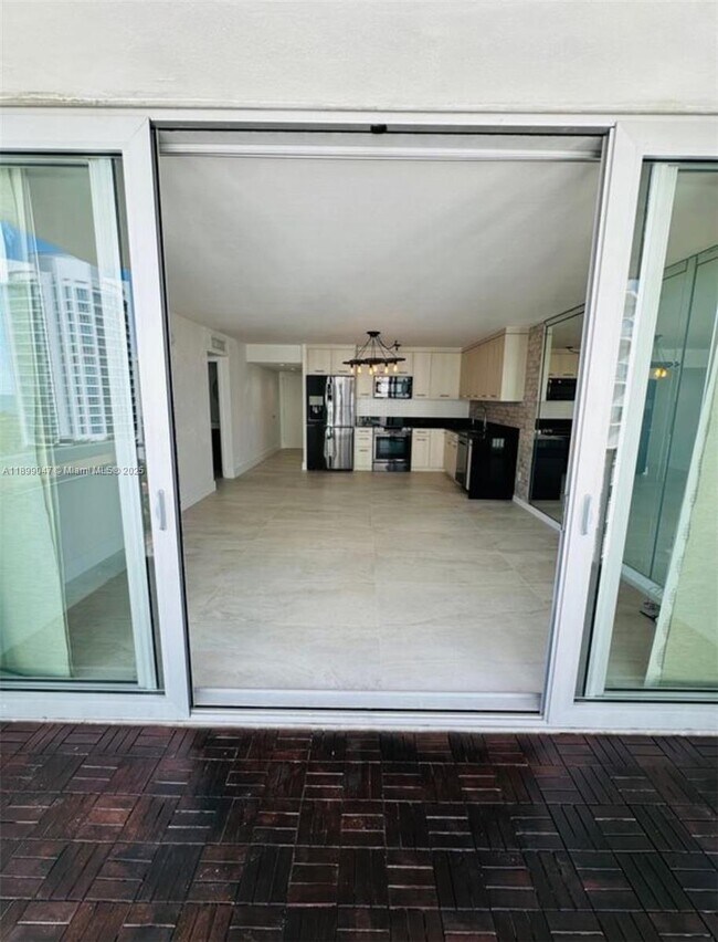 Building Photo - 5838 Collins Ave