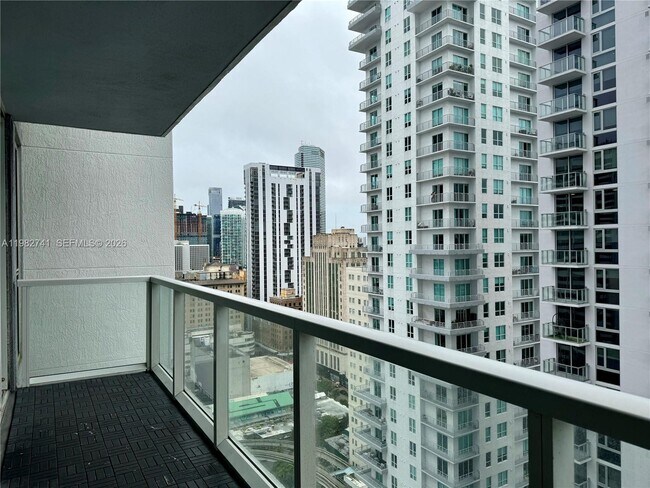 Building Photo - 253 NE 2nd St