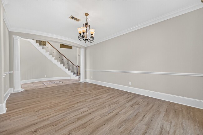 Building Photo - 9735 Lansing Meadows Dr