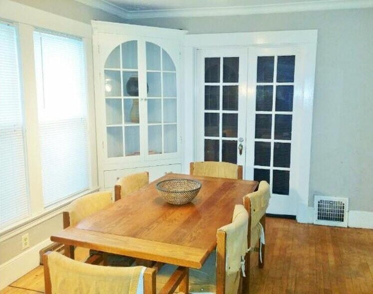 Building Photo - 951 18th Ave SE