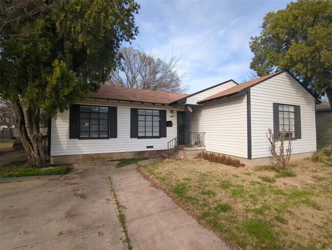 Primary Photo - 1449 Nash St