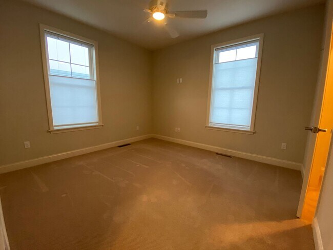 Building Photo - 251 Bayberry Cir