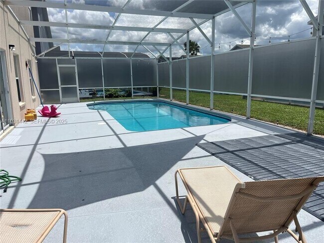 Building Photo - 189 Emeraldview Ave