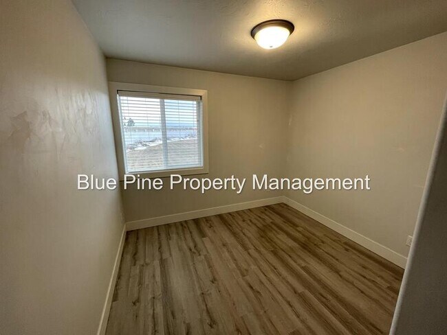Building Photo - 170 Opal Ct