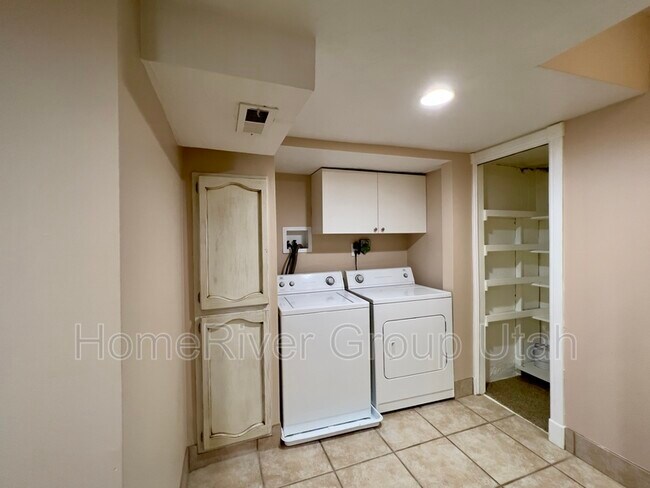 Building Photo - 2155 Westminster Ave