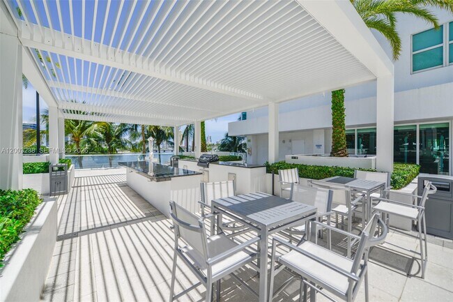 Building Photo - 3201 NE 183rd St