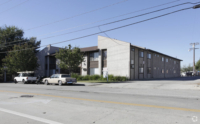 Building Photo - 6129 Cahuenga