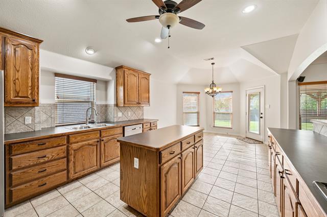 Building Photo - 8625 Shadow Trace Dr