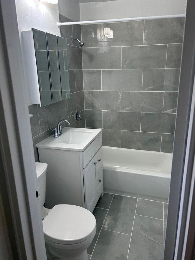 Interior Photo - Hampshire Court Apartments