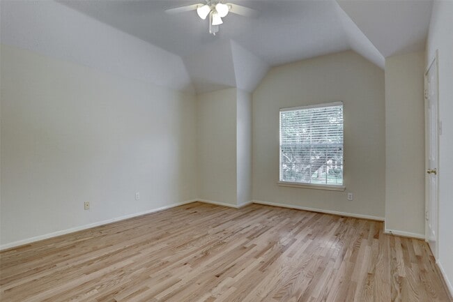 Building Photo - 14019 Lake Trail Dr