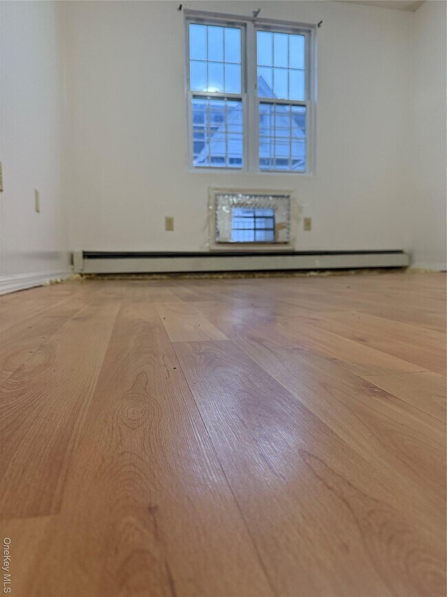 Building Photo - 176-06 Jamaica Ave