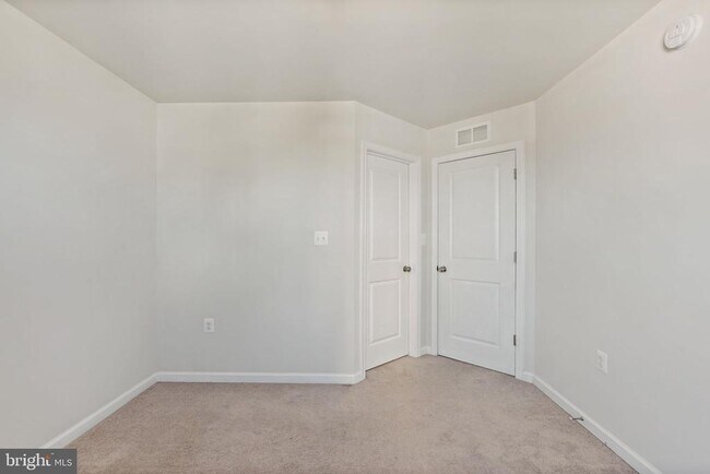 Building Photo - 66 National St