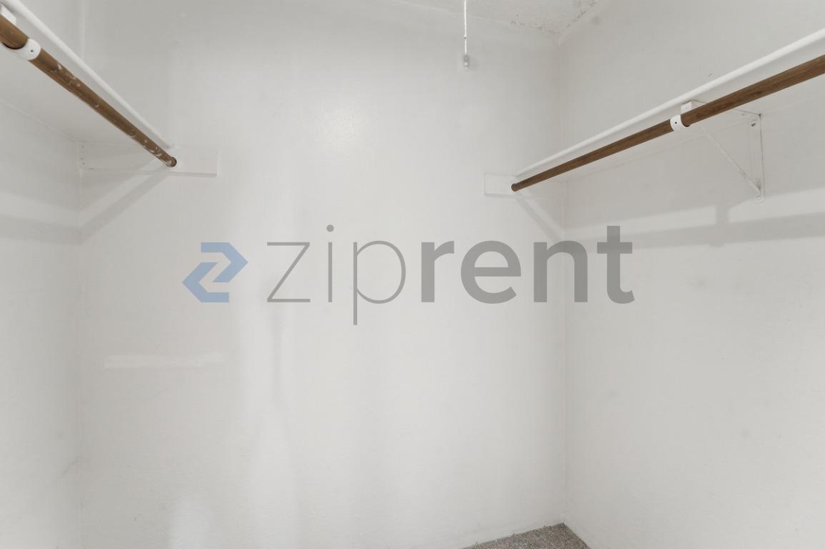 Building Photo - 4950 N Miller Rd