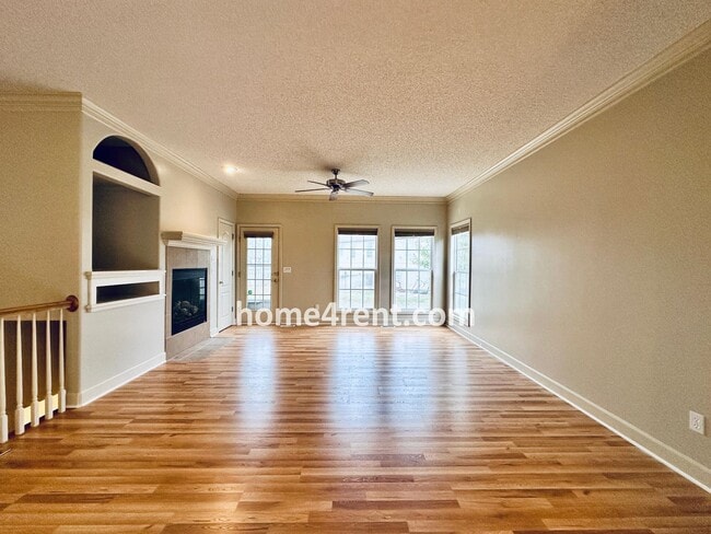 Building Photo - Maintenance Free! Main level Master, Finished Basement and Wood Floors in the Kitchen! *Brand New...