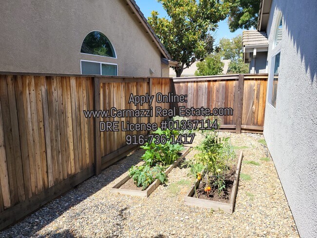 Building Photo - 9451 Lakewind Ln