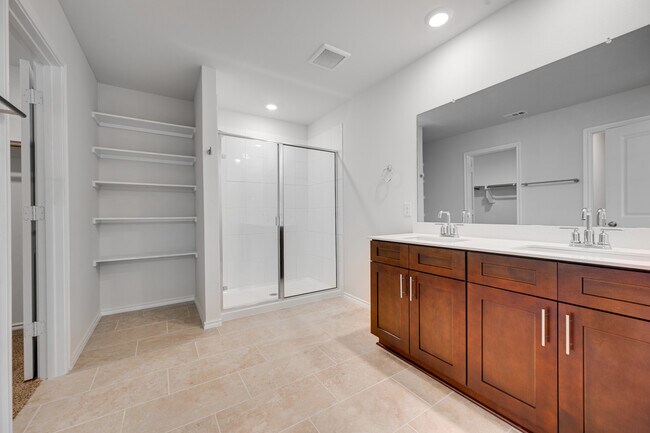 Building Photo - 6077 Freedom Dr