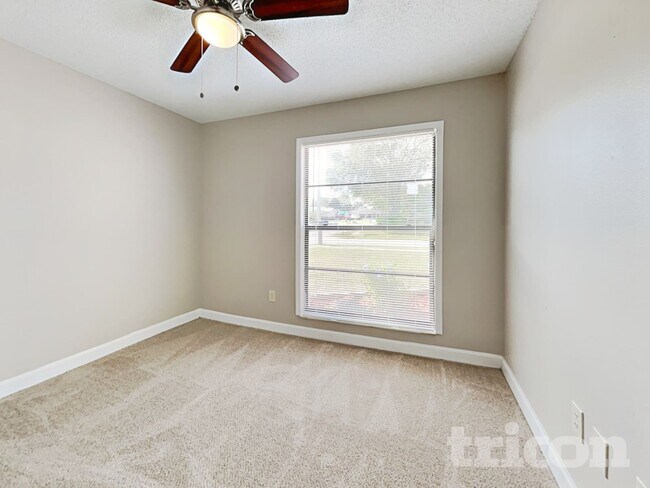 Building Photo - 1237 Edgerton Dr