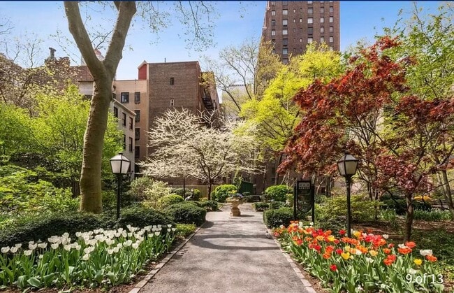 Building Photo - 45 Tudor City Pl