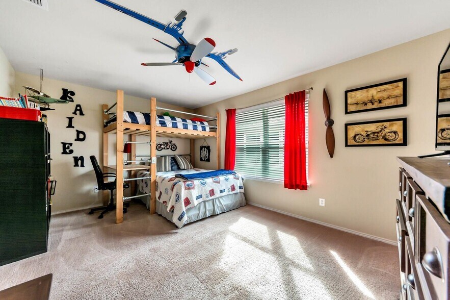 Building Photo - 2124 Dewitt Ln