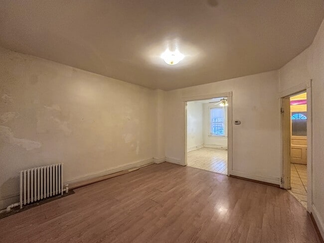 Building Photo - 19 Locust St