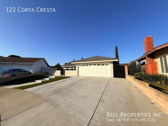 Primary Photo - 122 Corta Cresta Dr
