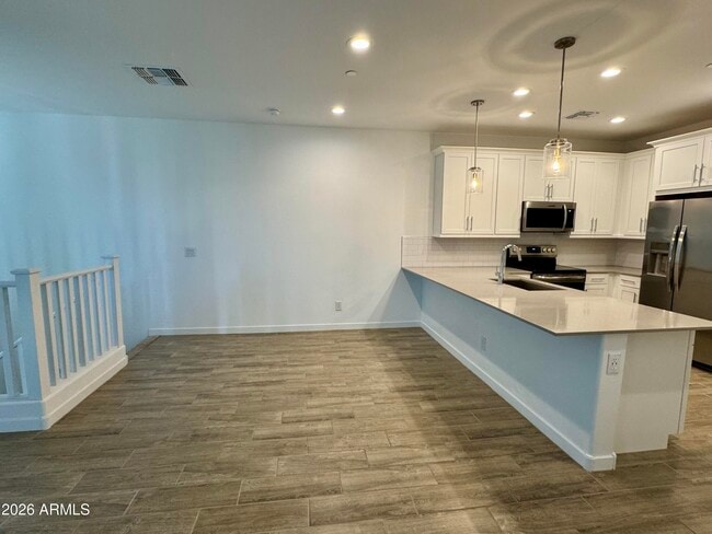 Building Photo - 9833 E Stratus Ave