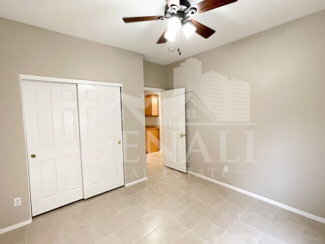 Building Photo - 8355 W Mary Ann Dr