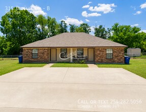Building Photo - 315 Janelle Dr