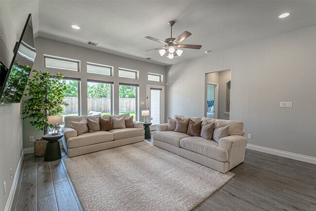 Building Photo - 546 Cedar Harbor Ct