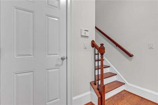 Building Photo - 2762 Durham Dr NE