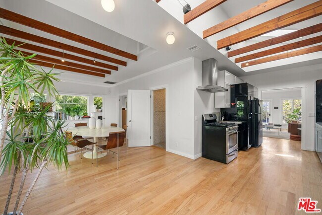 Building Photo - 1510 Electric Ave