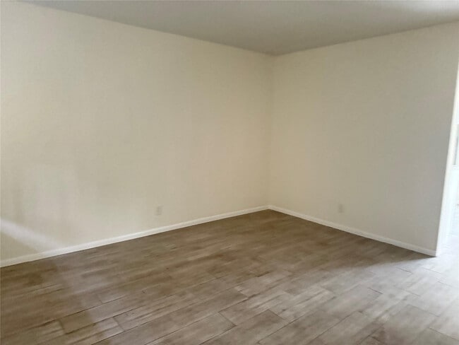 Building Photo - 9460 SW 52nd St