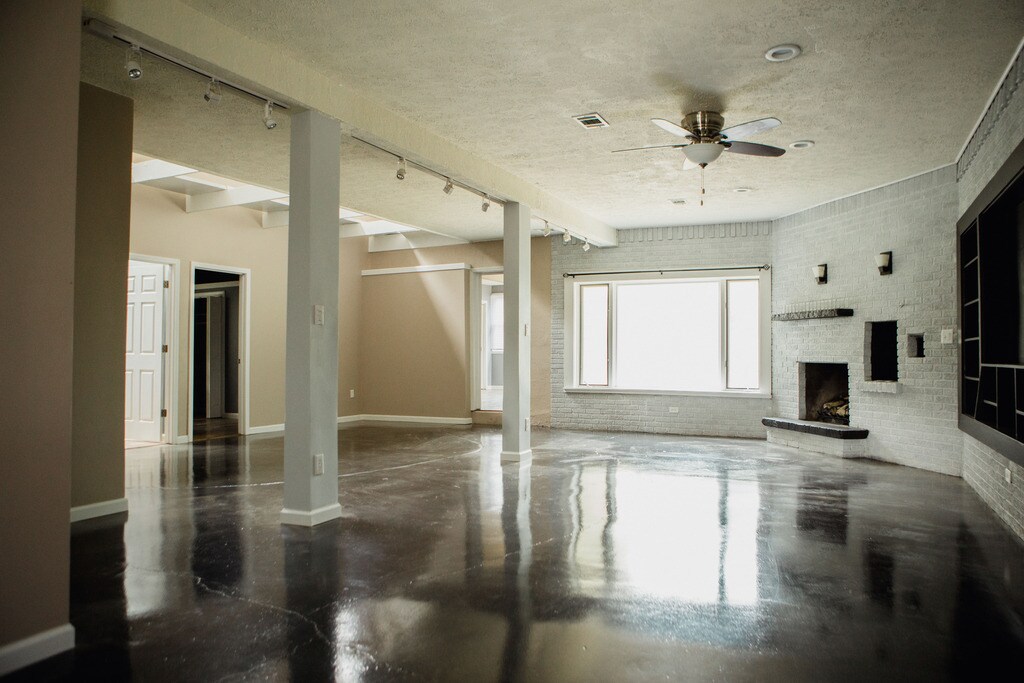 Building Photo - 3321 N Kinser Pike