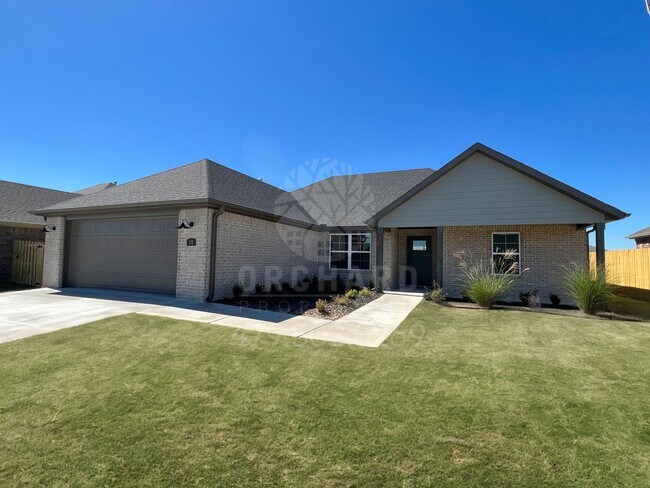 Building Photo - Single-Family Home- Desirable Clearwood Plan