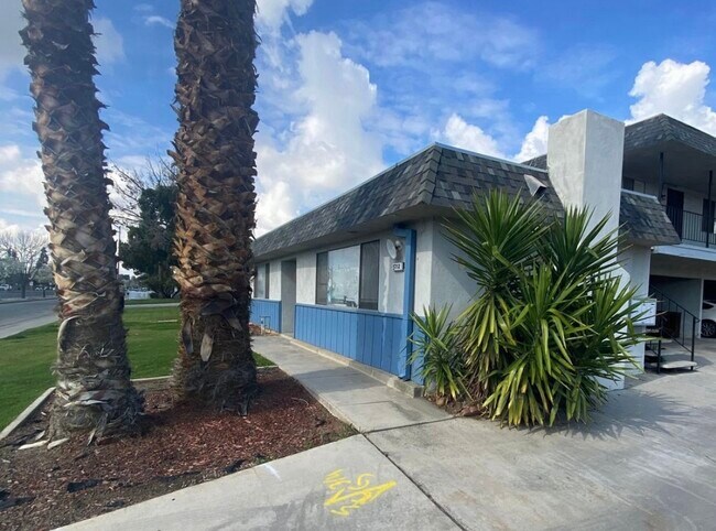 Building Photo - 5712 Stockdale Hwy