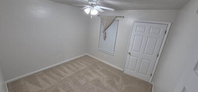 Building Photo - 1861 Hopkins Dr
