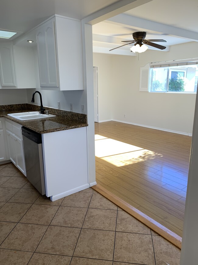 Building Photo - 10760 Russett Ave