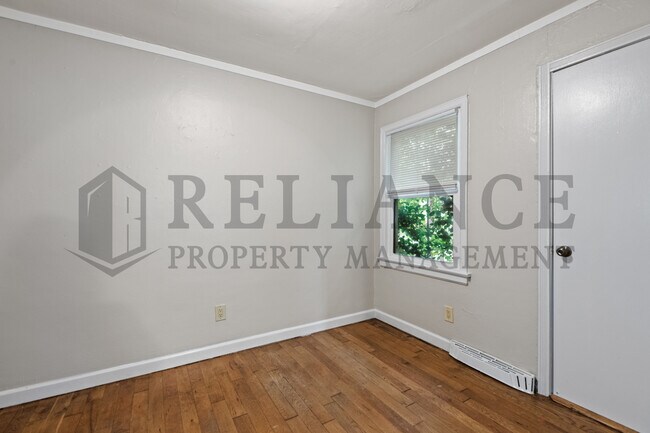 Building Photo - 1523 Matlock Dr