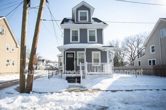 Building Photo - 200 Chestnut St