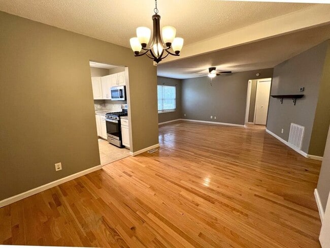 Building Photo - 2805 Big Bend Dr