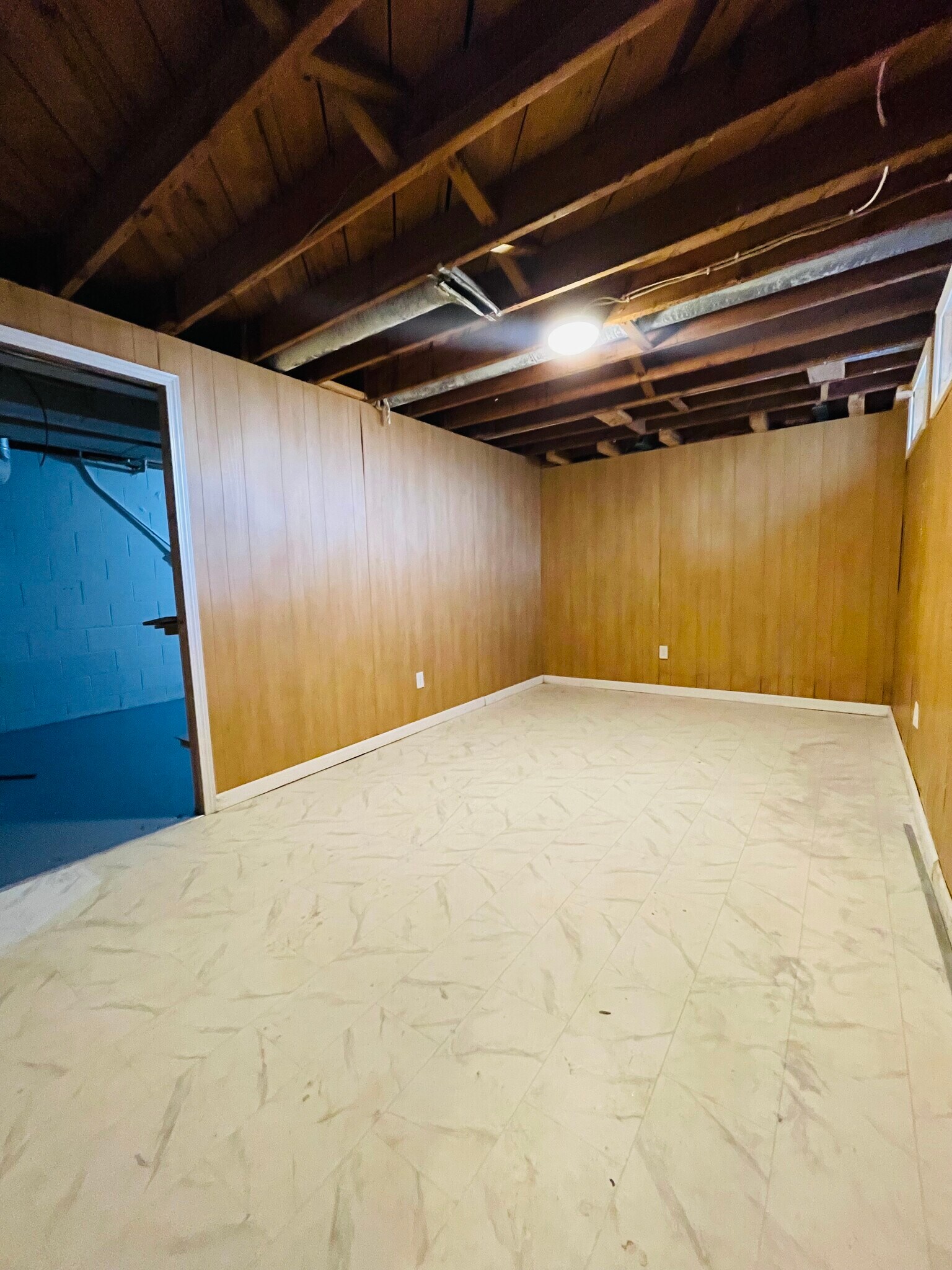 Building Photo - 8620-8620 W Villard Ave