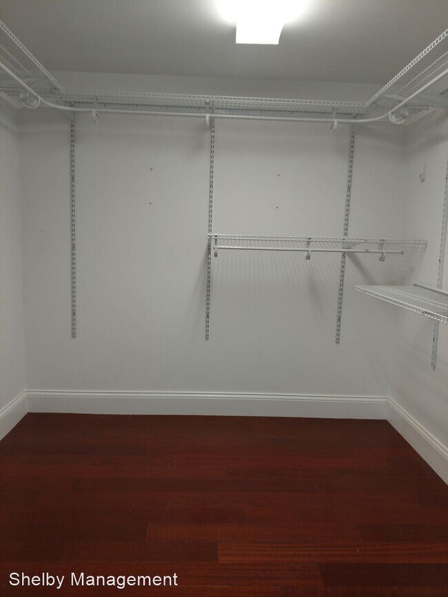 Building Photo - 478 Main St