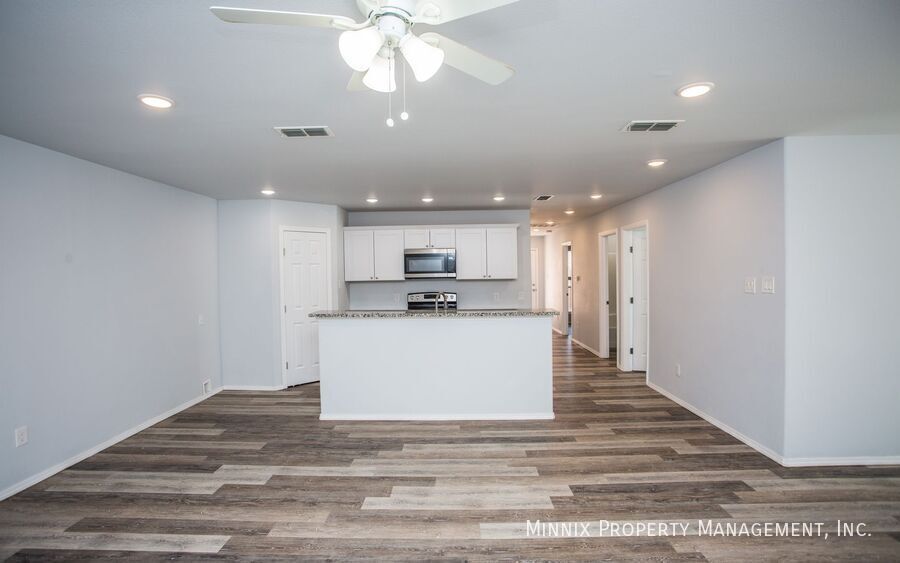 Building Photo - 1302 N Dover Ave