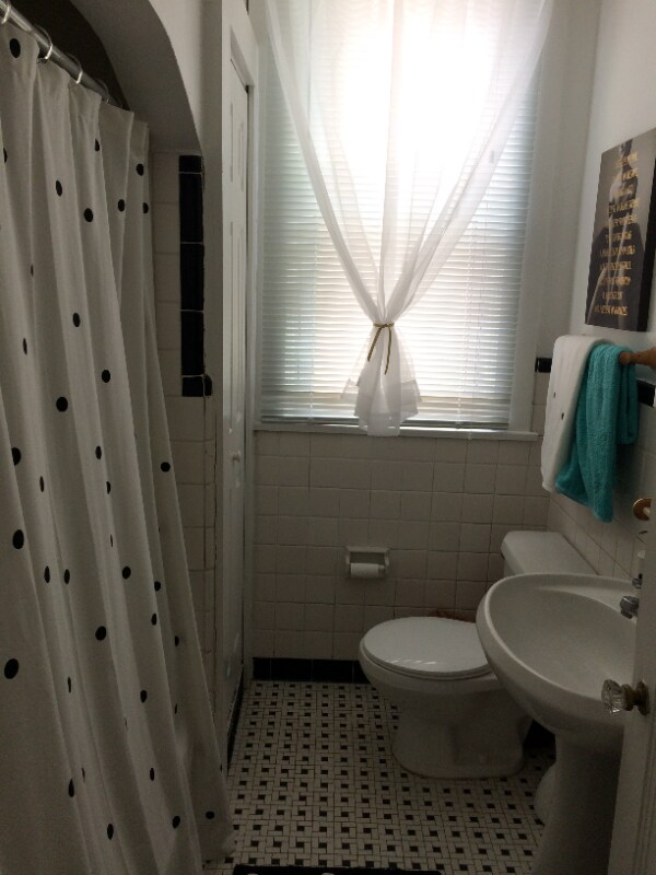 Building Photo - 1532 Burney Ln