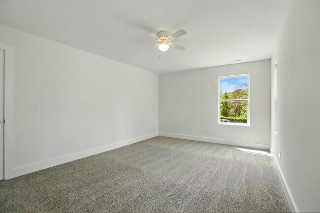 Building Photo - 76 Snyder Ct NE