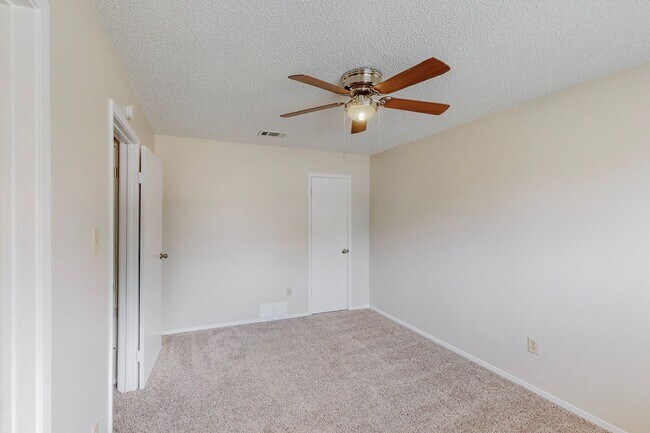 Building Photo - Coming Soon! Comfortable 3 bd / 2 ba Home for Lease in Cleburne